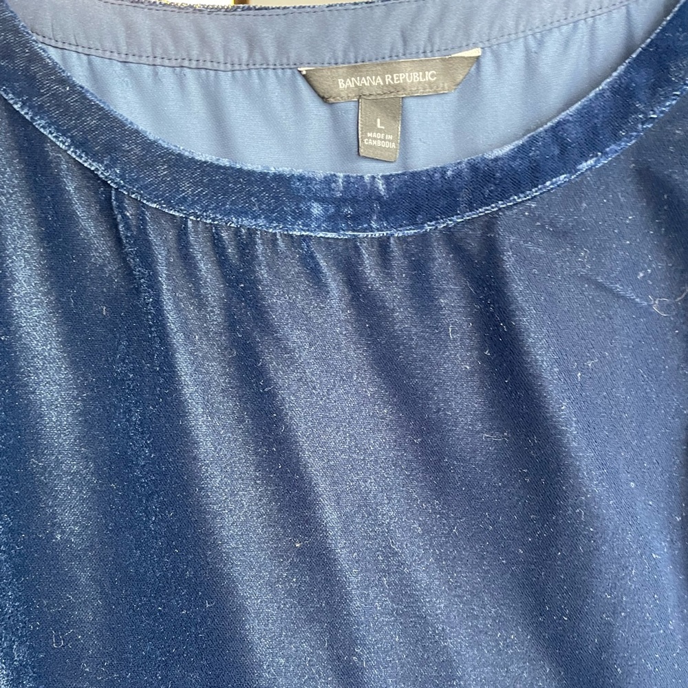 NWOT navy BR top